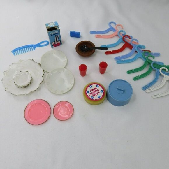 Skipper's Doll Party Accessory Lot Cake Cover Bowl Spoon Plate Glasses Straw Box - Picture 10 of 11